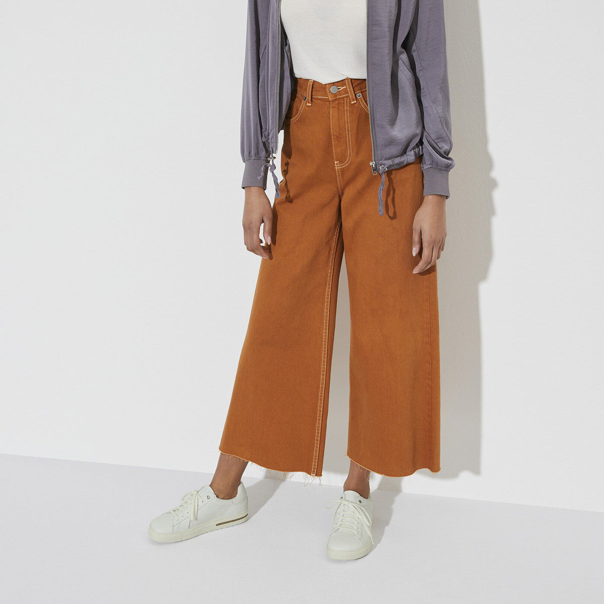 Bend Low Natural Leather - White
