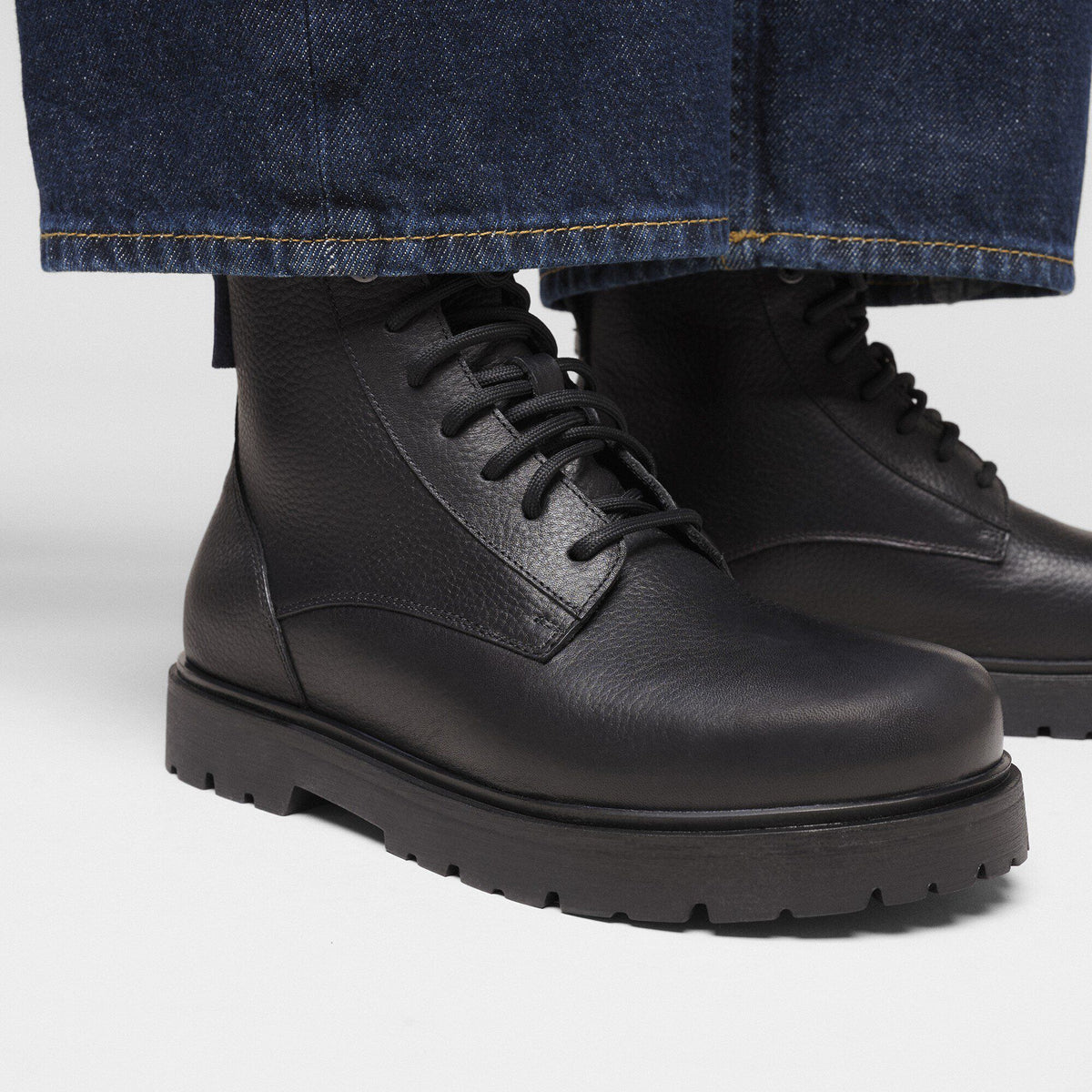 Highwood Mid Waterproof Natural Leather - Black