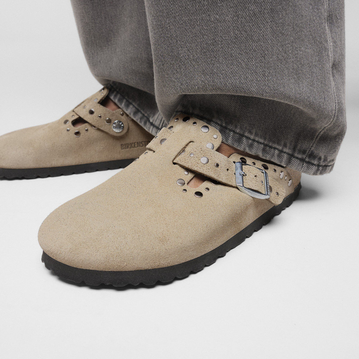 Boston Rivet Suede Leather - Taupe