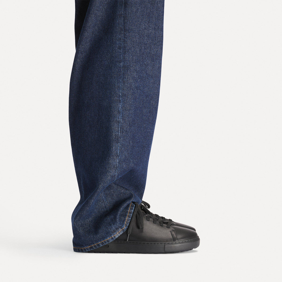 Bend Low Natural Leather - Black