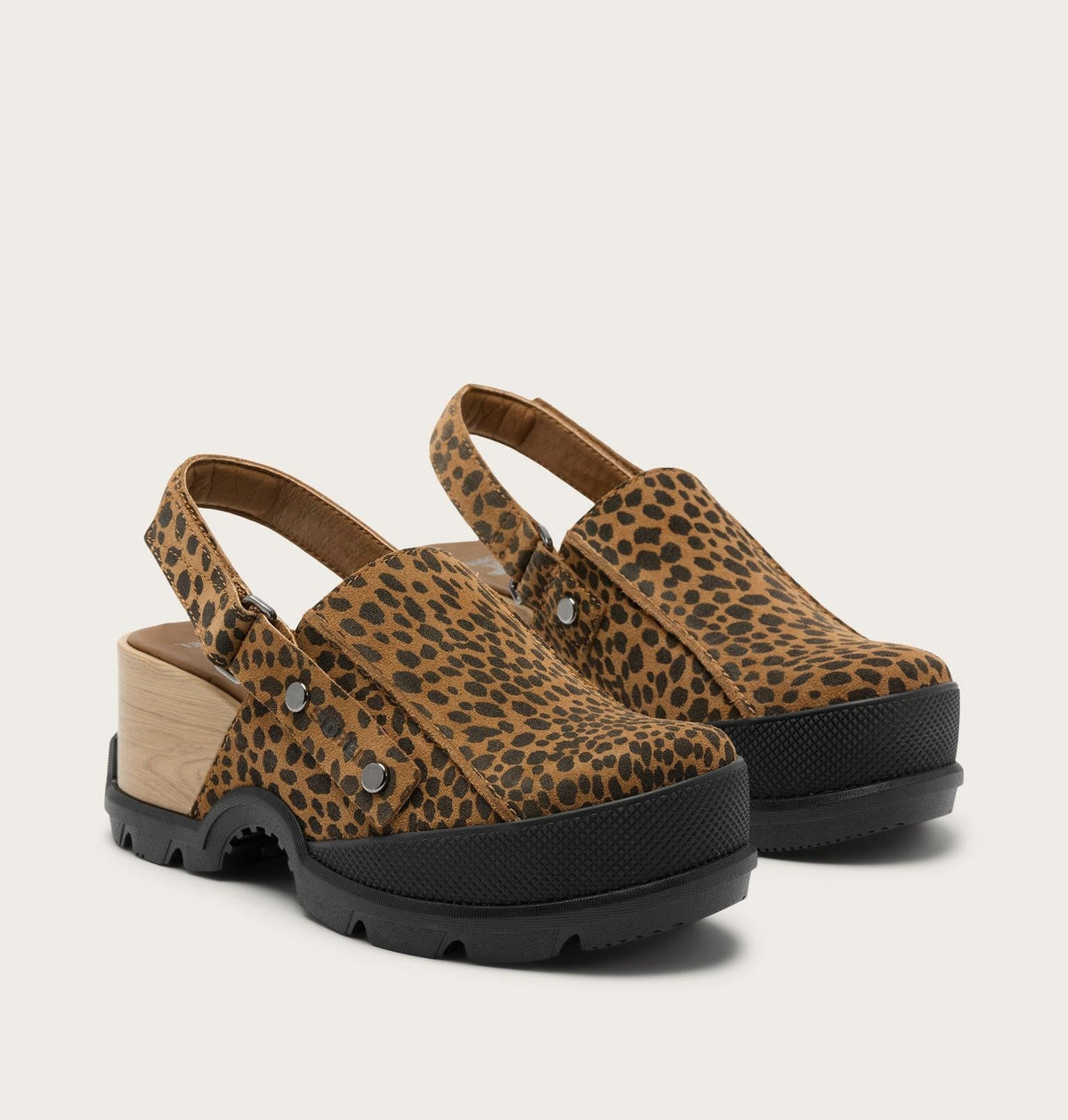 Roam’n Clog™ RBR Women's Shoe - Velvet Tan, Black