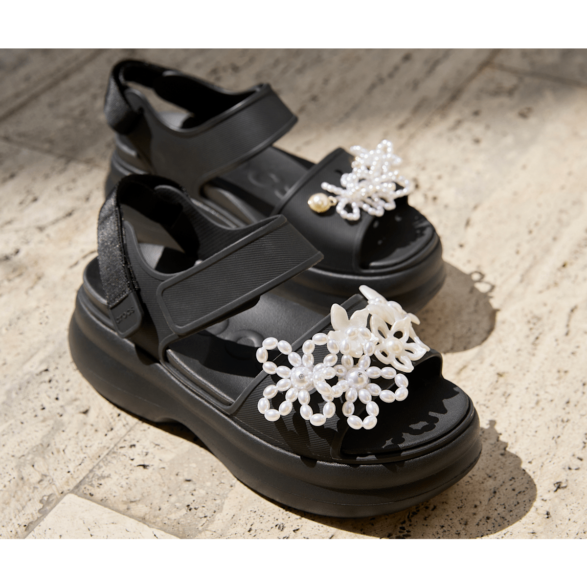 Soho Y-Strap Sandal - Black